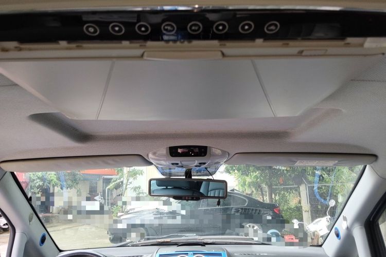 Used Mercedes-Benz Vito 2011 2.5L 7-seater executive version Headliner