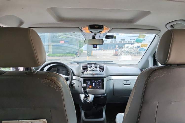 Used Mercedes-Benz Vito 2011 2.5L 7-seater executive version Headliner
