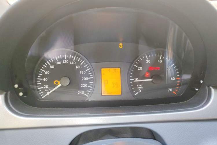 Used Mercedes-Benz Vito 2011 2.5L Elite Edition Instrument Cluster