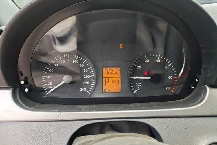 Used Mercedes-Benz Vito 2011 2.5L 7-seater executive version Instrument Cluster