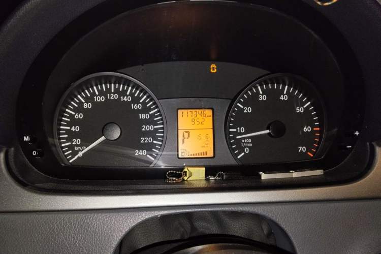 Used Mercedes-Benz Vito 2011 2.5L Elite Edition Instrument Cluster