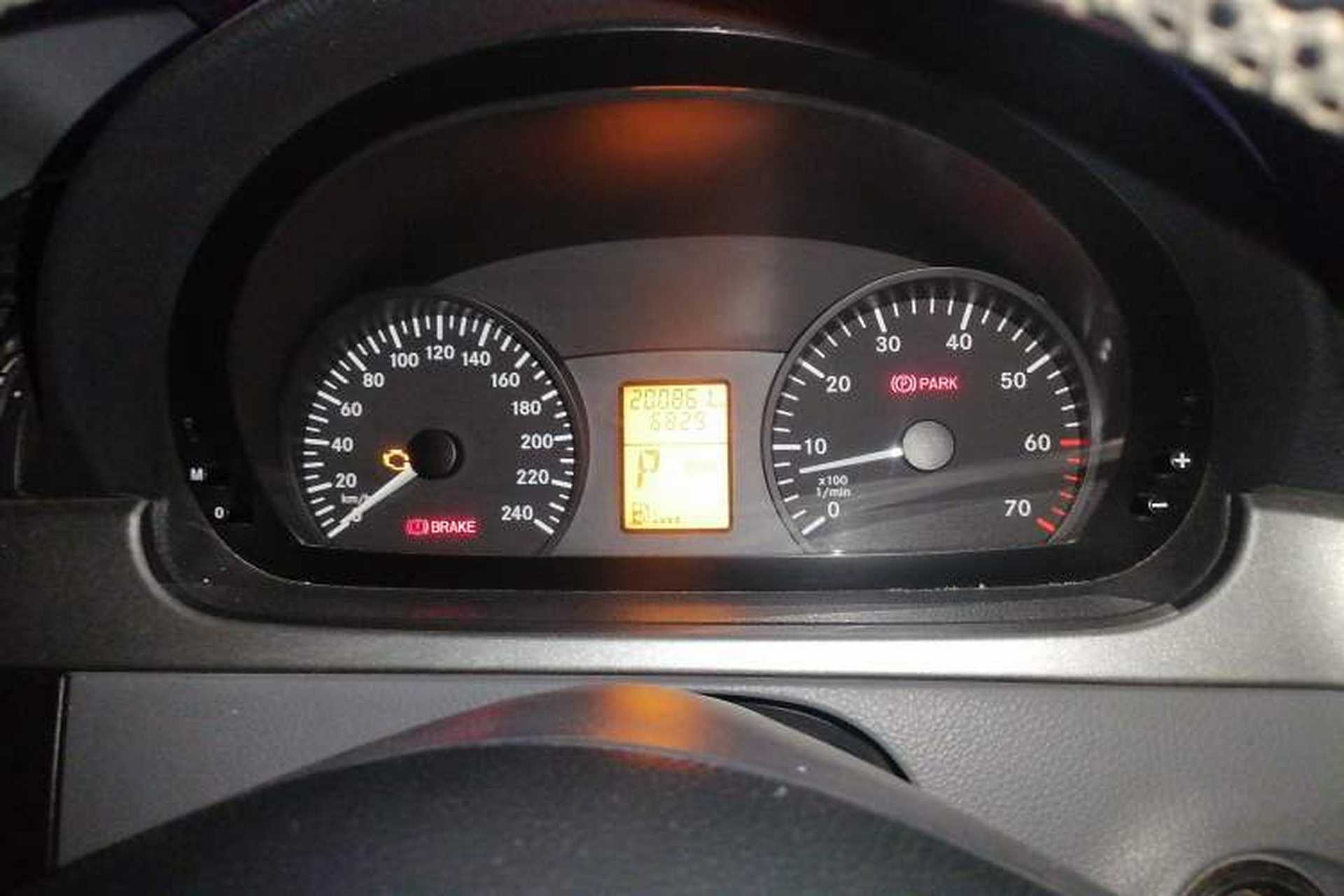 Used Mercedes-Benz Vito 2011 2.5L Elite Edition Instrument Cluster