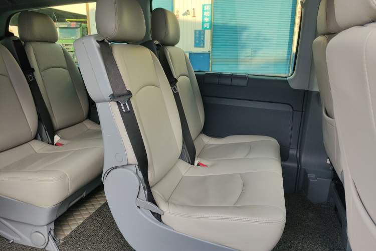 Used Mercedes-Benz Vito 2011 2.5L Elite Edition Interior 1