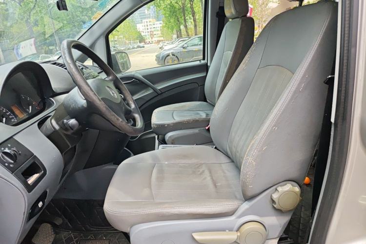 Used Mercedes-Benz Vito 2011 2.5L 7-seater executive version Left Front Seat