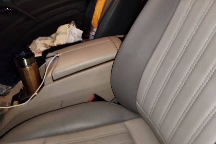 Used Mercedes-Benz Vito 2011 2.5L Elite Edition Left Front Seat
