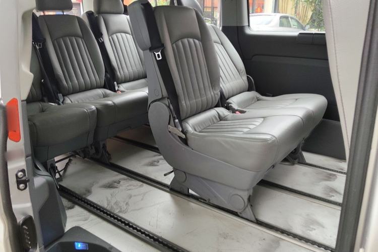 Used Mercedes-Benz Vito 2011 2.5L 7-seater executive version Left Rear Seat