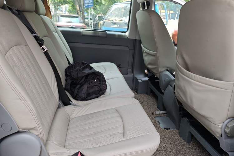 Used Mercedes-Benz Vito 2011 2.5L Elite Edition Left Rear Seat