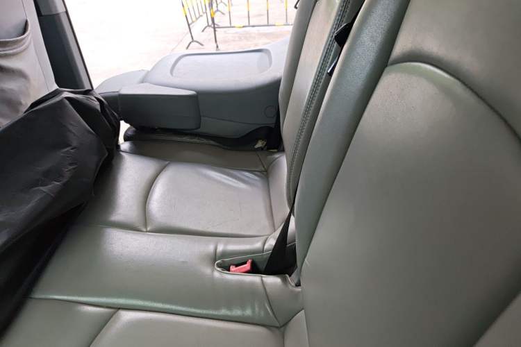Used Mercedes-Benz Vito 2011 2.5L 7-seater executive version Left Rear Seat