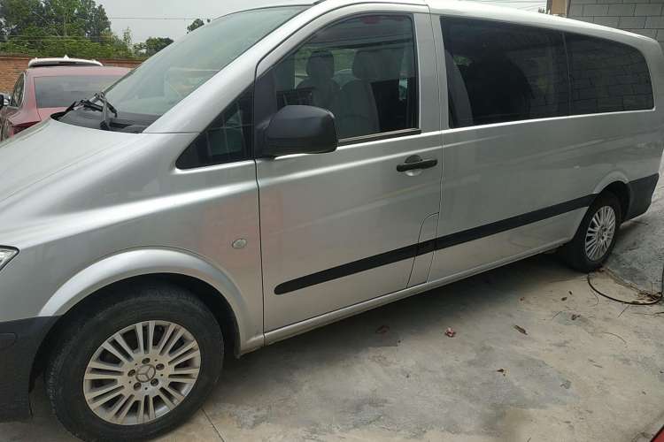 Used Mercedes-Benz Vito 2011 2.5L 7-seater executive version Left Side