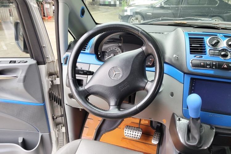 Used Mercedes-Benz Vito 2011 2.5L 7-seater executive version Steering Wheel