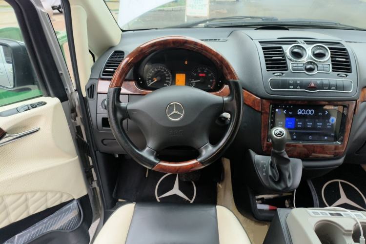 Used Mercedes-Benz Vito 2011 2.5L 7-seater executive version Steering Wheel