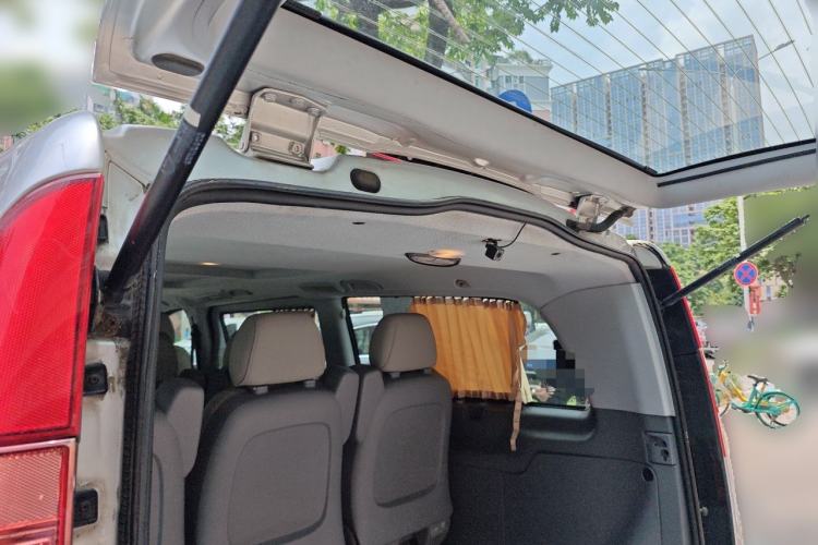 Used Mercedes-Benz Vito 2011 2.5L Elite Edition Trunk