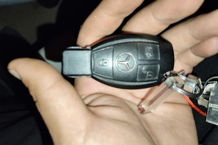 Used Mercedes-Benz Vito 2011 2.5L Elite Edition Vehicle Key