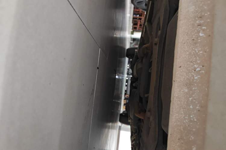 Used Mercedes-Benz Vito 2011 2.5L 7-seater executive version Chassis Front