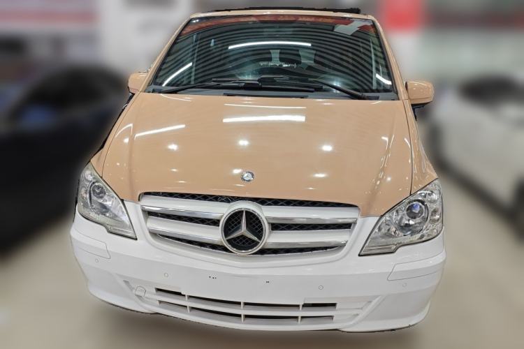Used Mercedes-Benz Vito 2011 2.5L 7-seater executive version Front