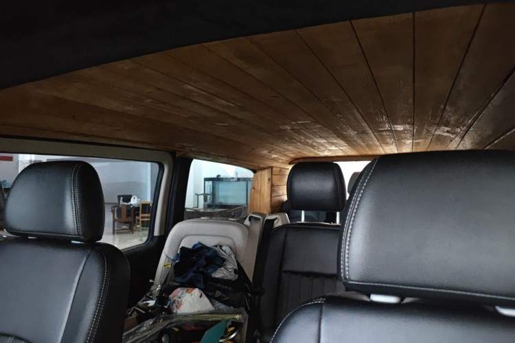 Used Mercedes-Benz Vito 2011 2.5L 7-seater executive version Headliner