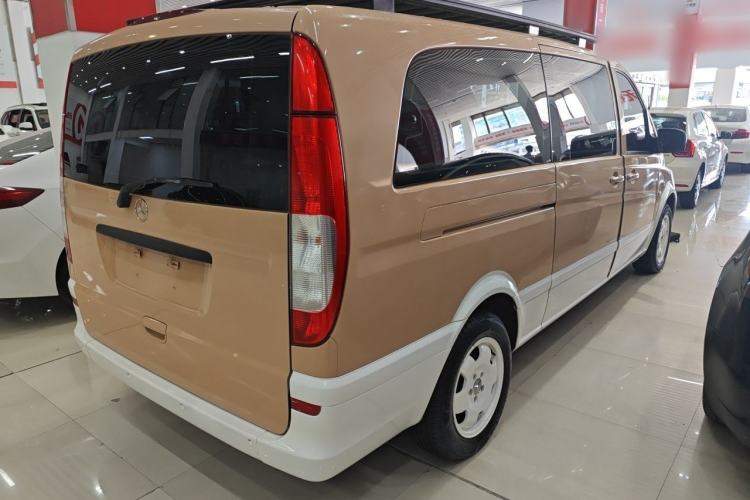 Used Mercedes-Benz Vito 2011 2.5L 7-seater executive version Rear Right 45 Deg