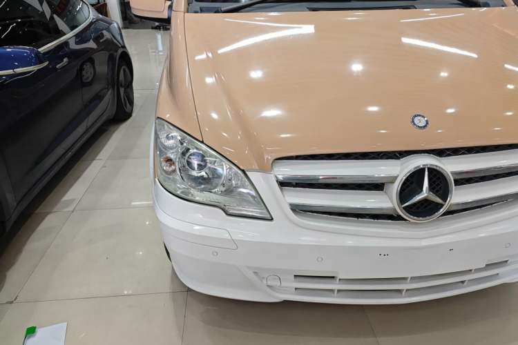 Used Mercedes-Benz Vito 2011 2.5L 7-seater executive version Right Front Headlight