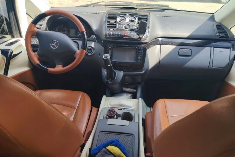 Used Mercedes-Benz Vito  Center Console