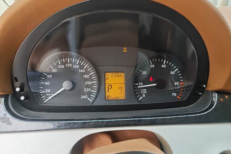 Used Mercedes-Benz Vito  Instrument Cluster