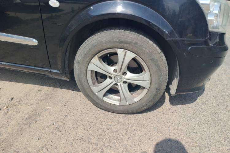 Used Mercedes-Benz Vito  Right Front Wheel Hub