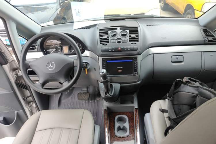 Used Mercedes-Benz Vito  Center Console