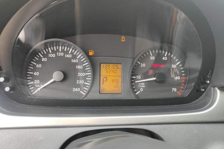 Used Mercedes-Benz Vito  Instrument Cluster
