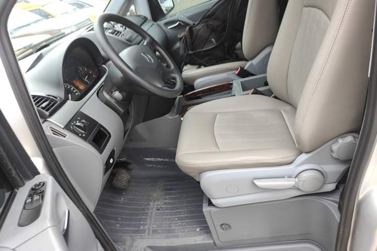 Used Mercedes-Benz Vito  Left Front Seat