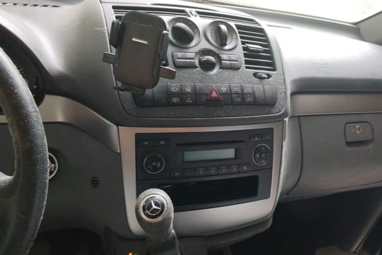 Used Mercedes-Benz Vito 2013 3.0L Elite Edition Audio And AC Panel
