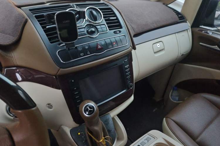 Used Mercedes-Benz Vito  Audio And AC Panel