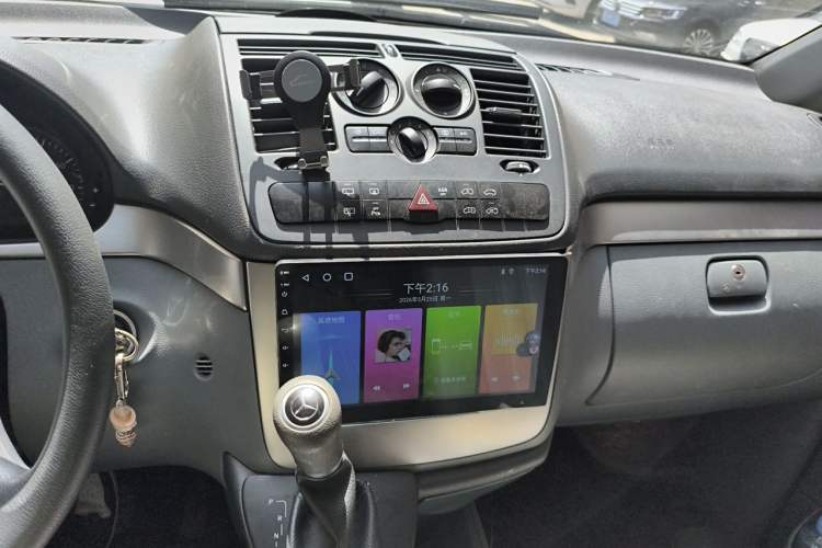 Used Mercedes-Benz Vito 2013 3.0L Elite Edition Audio And AC Panel