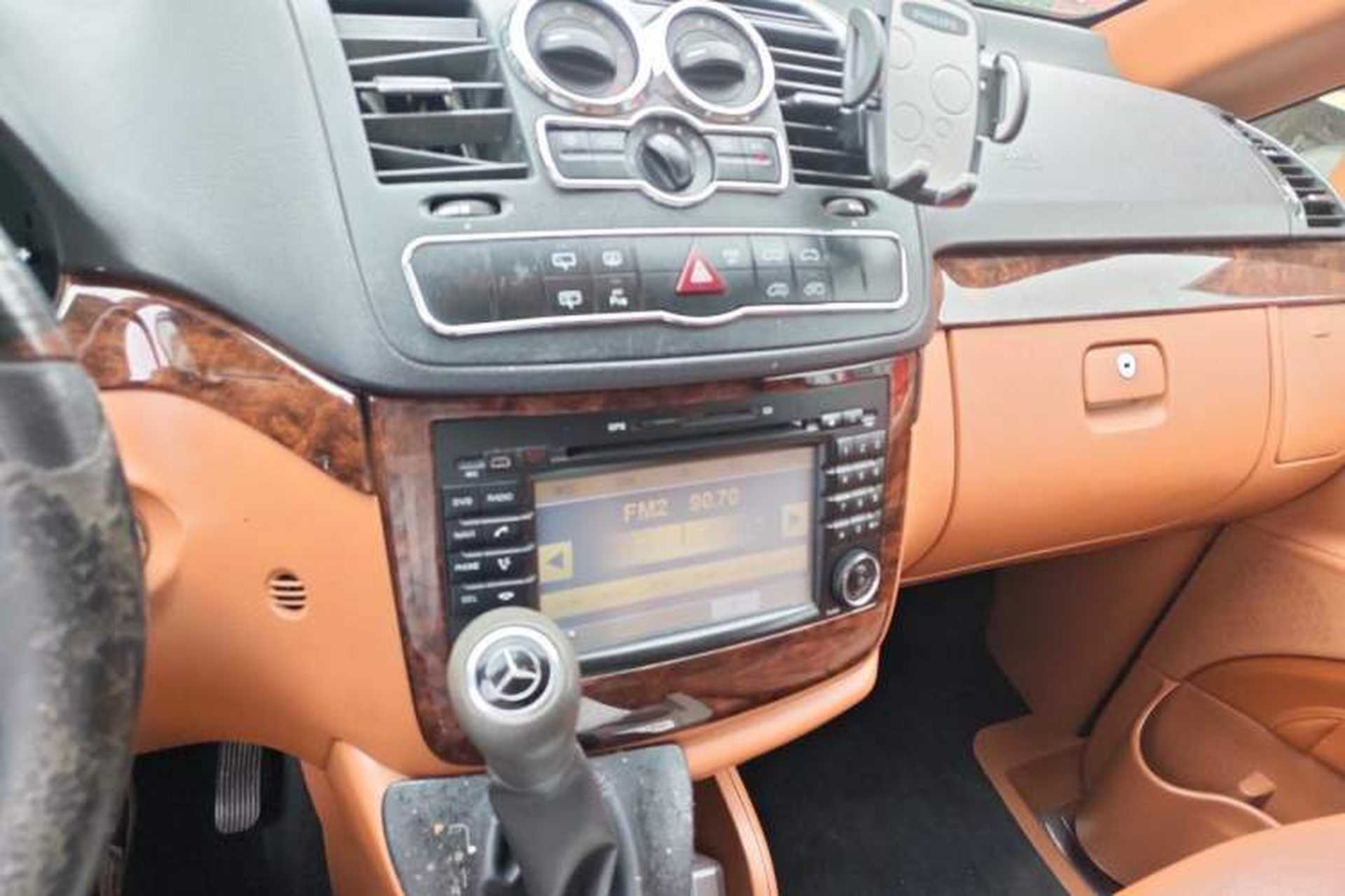 Used Mercedes-Benz Vito  Audio And AC Panel