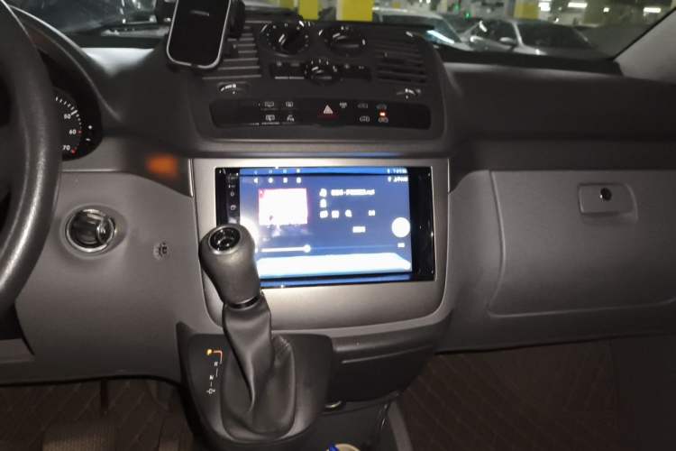 Used Mercedes-Benz Vito 2013 3.0L Business Edition Audio And AC Panel