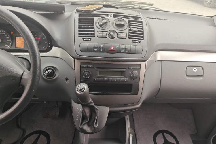 Used Mercedes-Benz Vito 2013 3.0L Business Edition Audio And AC Panel
