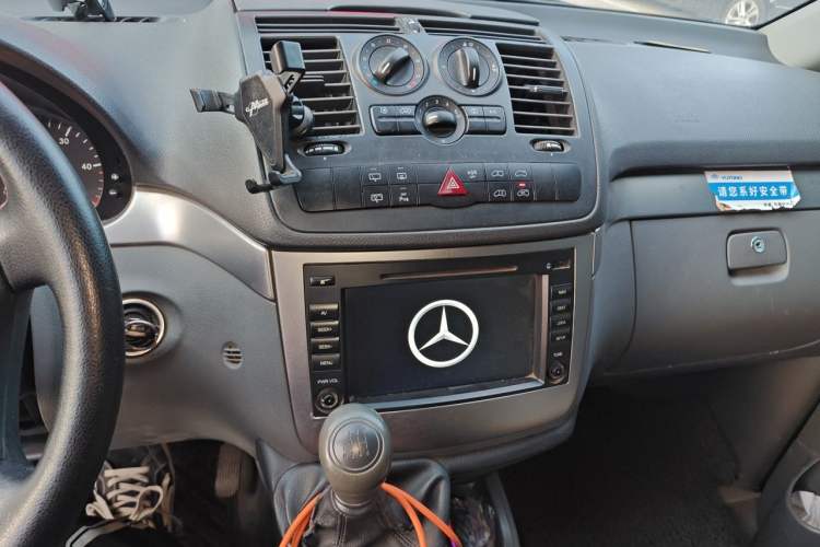 Used Mercedes-Benz Vito 2013 2.1T Elite Edition Audio And AC Panel