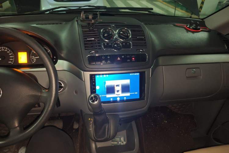Used Mercedes-Benz Vito 2013 3.0L Elite Edition Audio And AC Panel