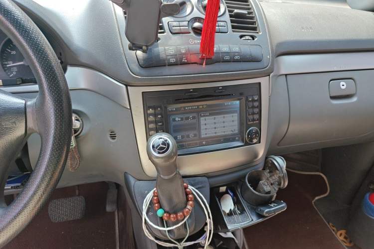 Used Mercedes-Benz Vito 2013 3.0L Elite Edition Audio And AC Panel