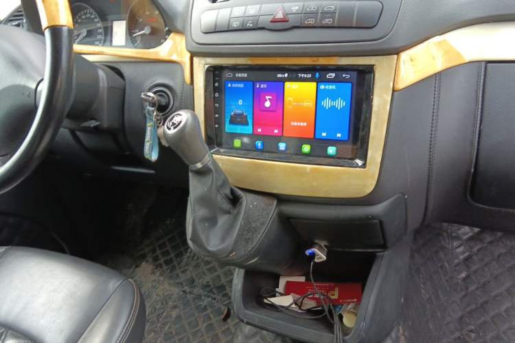 Used Mercedes-Benz Vito 2013 3.0L Elite Edition Audio And AC Panel