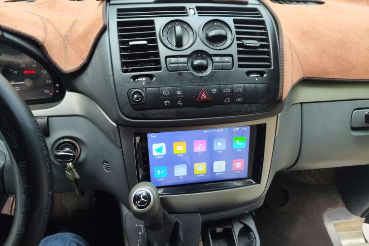 Used Mercedes-Benz Vito 2013 3.0L Business Edition Audio And AC Panel