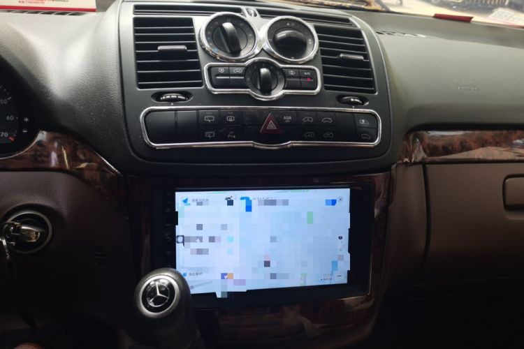 Used Mercedes-Benz Vito 2013 3.0L Elite Edition Audio And AC Panel