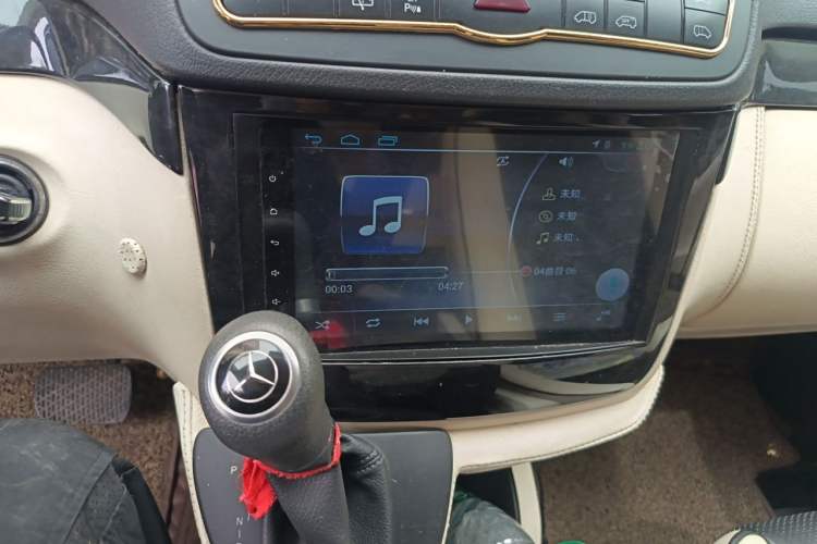 Used Mercedes-Benz Vito 2013 3.0L Elite Edition Audio And AC Panel
