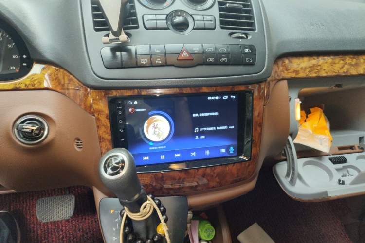 Used Mercedes-Benz Vito 2013 3.0L Elite Edition Audio And AC Panel