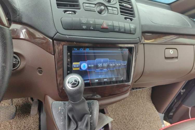 Used Mercedes-Benz Vito 2013 3.0L Elite Edition Audio And AC Panel