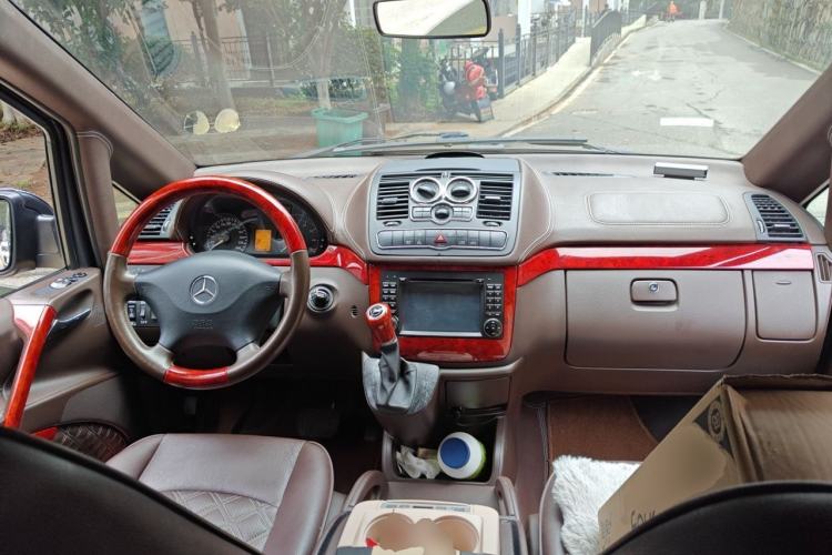 Used Mercedes-Benz Vito 2013 3.0L Business Edition Center Console
