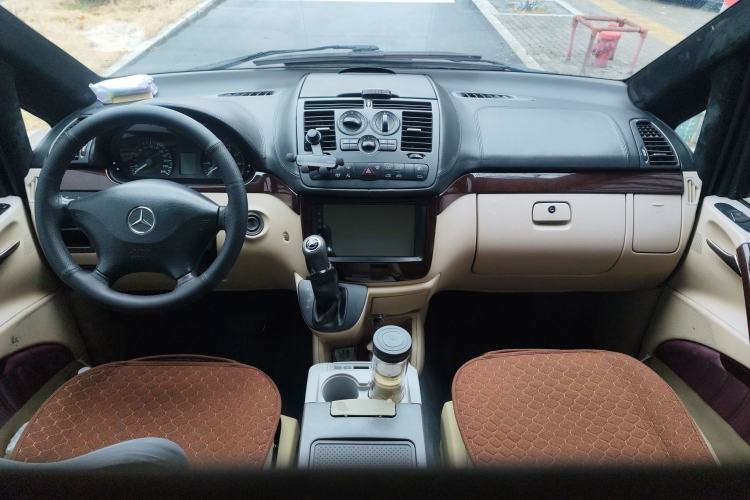 Used Mercedes-Benz Vito 2013 3.0L Elite Edition Center Console