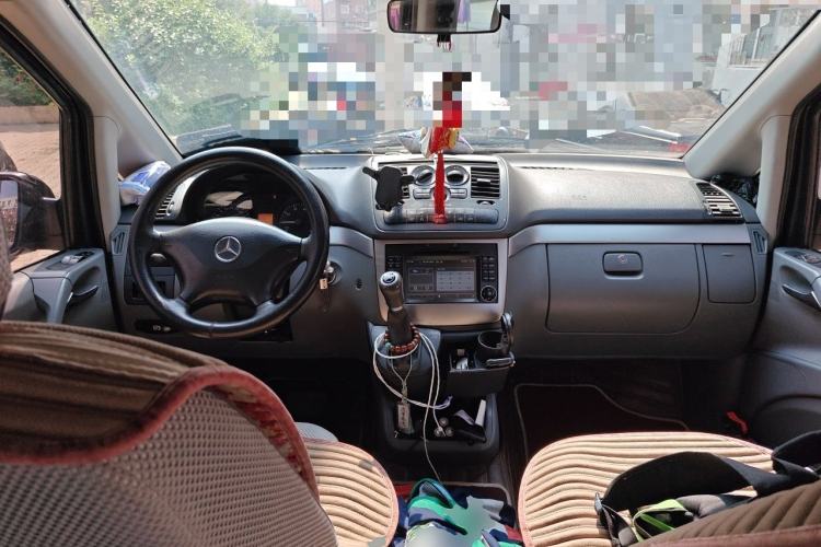 Used Mercedes-Benz Vito 2013 3.0L Elite Edition Center Console