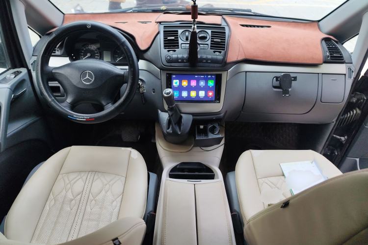 Used Mercedes-Benz Vito 2013 3.0L Business Edition Center Console