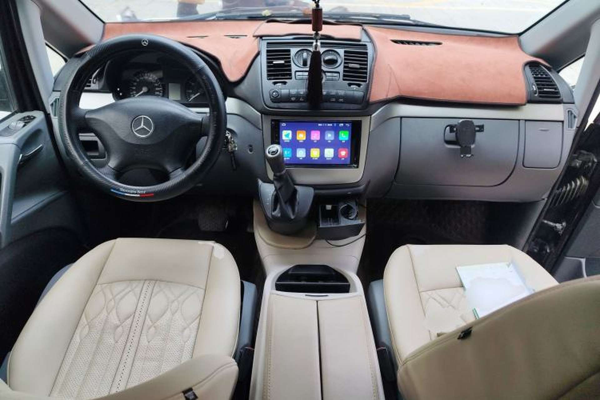 Used Mercedes-Benz Vito 2013 3.0L Business Edition Center Console