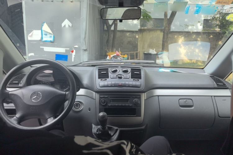 Used Mercedes-Benz Vito 2013 2.1T Elite Edition Center Console