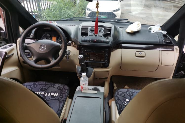 Used Mercedes-Benz Vito 2013 3.0L Elite Edition Center Console